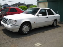 メルセデスベンツE300D(ターボディーゼル）