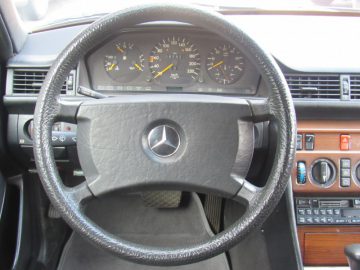 メルセデスベンツ300D ターボディーゼル｜プレステージュ